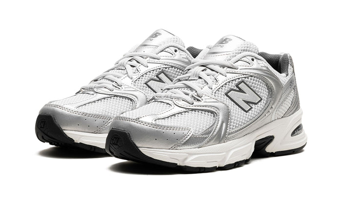 530 'Grey Matter Silver Metallic'