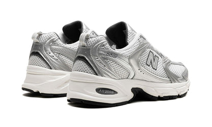 530 'Grey Matter Silver Metallic'