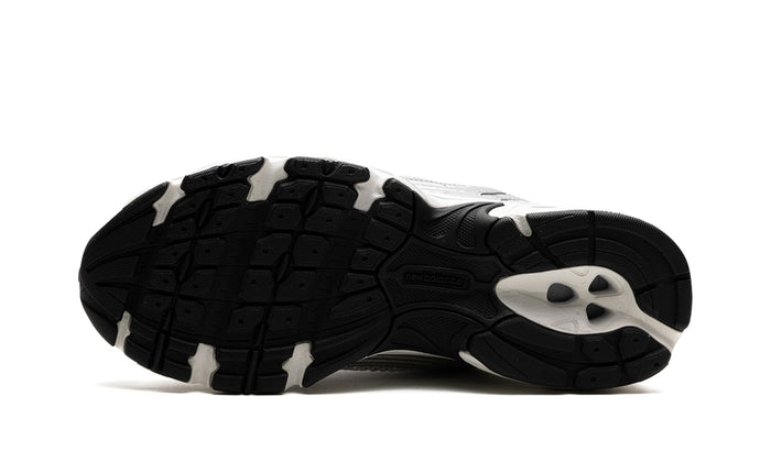 530 'Grey Matter Silver Metallic'