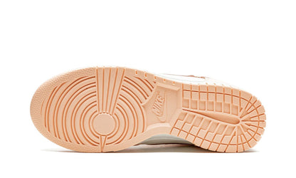 Wmns Dunk High Crimson Tint